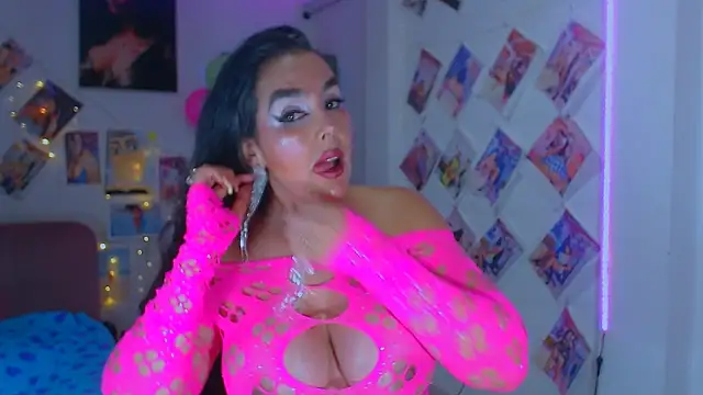 Snapshot of sweet_vanessa_22 chatting on 12/05/25, 04:43 sweet vanessa 22 online show from 12/05/25, 04:43