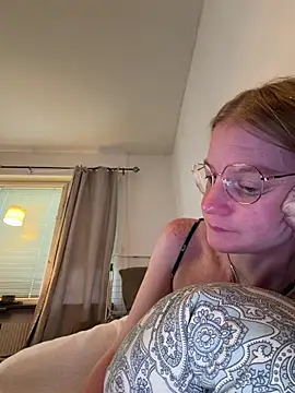 Snapshot of jannis1992 chatting on 06/14/26, 05:59 jannis1992 online show from 06/14/26, 05:59