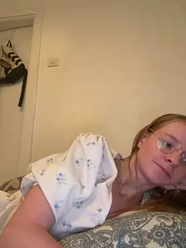 Snapshot of jannis1992 chatting on 07/18/26, 03:54 jannis1992 online show from 07/18/26, 03:54