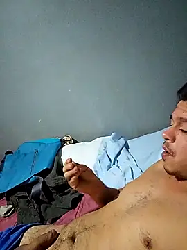 Snapshot of 12pf chatting on 02/23/26, 01:14 12pf online show from 02/23/26, 01:14