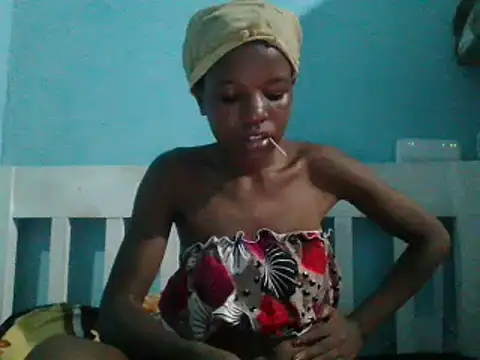 sweetchic  online show from 02/25/25, 05:25