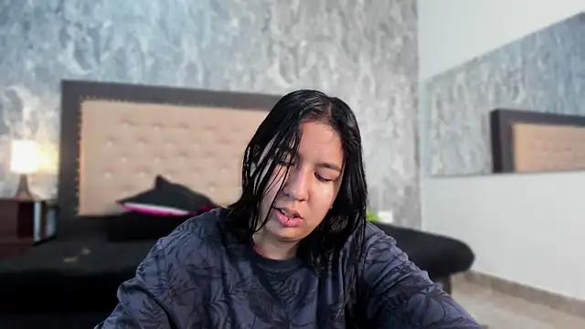 Lia sarahi online show from 03/10/25, 12:04