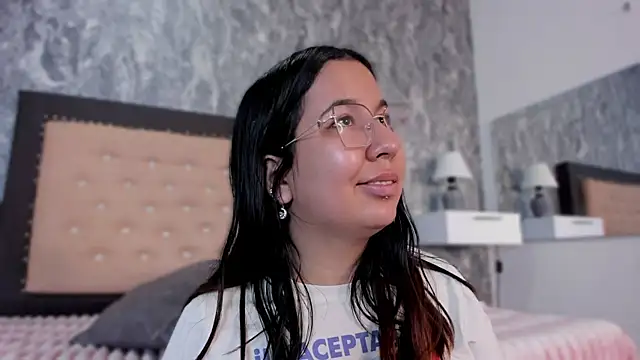 Lia sarahi online show from 10/05/25, 11:41