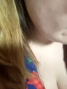 Snapshot of DienkaGreen chatting on 12/14/24, 01:50 DienkaGreen online show from 12/14/24, 01:50