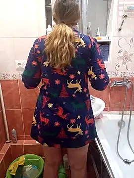 Snapshot of DienkaGreen chatting on 12/14/24, 11:50 DienkaGreen online show from 12/14/24, 11:50