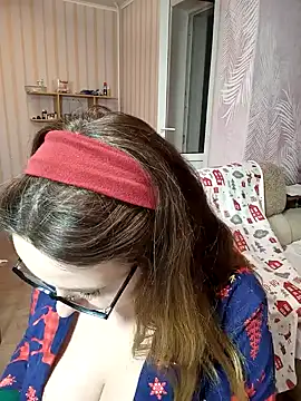 Snapshot of DienkaGreen chatting on 12/22/24, 03:33 DienkaGreen online show from 12/22/24, 03:33