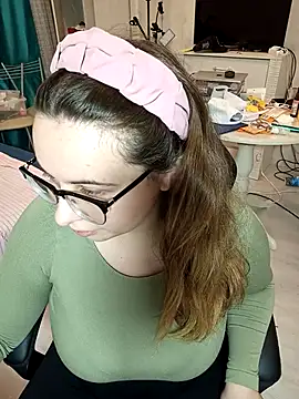 Snapshot of DienkaGreen chatting on 11/08/25, 11:58 DienkaGreen online show from 11/08/25, 11:58