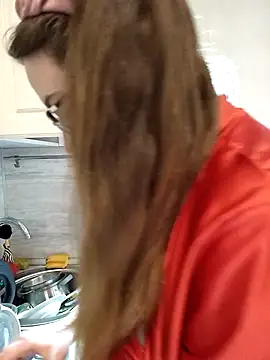 Snapshot of DienkaGreen chatting on 12/14/25, 01:05 DienkaGreen online show from 12/14/25, 01:05