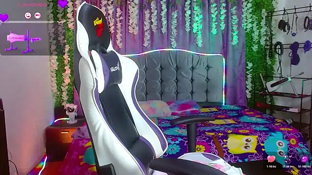 Snapshot of ariana-lopez chatting on 03/22/26, 01:42 ariana-lopez online show from 03/22/26, 01:42