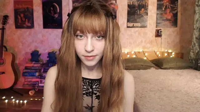 Snapshot of Friendly_Ellie chatting on 12/16/24, 12:15 Friendly Ellie online show from 12/16/24, 12:15