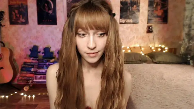 Snapshot of Friendly_Ellie chatting on 12/27/24, 03:20 Friendly Ellie online show from 12/27/24, 03:20