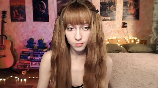 Snapshot of Friendly_Ellie chatting on 12/28/24, 12:15 Friendly Ellie online show from 12/28/24, 12:15