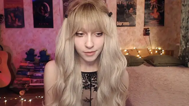 Snapshot of Friendly_Ellie chatting on 01/27/25, 11:11 Friendly Ellie online show from 01/27/25, 11:11