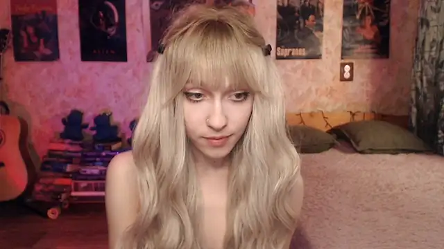 Snapshot of Friendly_Ellie chatting on 01/31/25, 12:18 Friendly Ellie online show from 01/31/25, 12:18