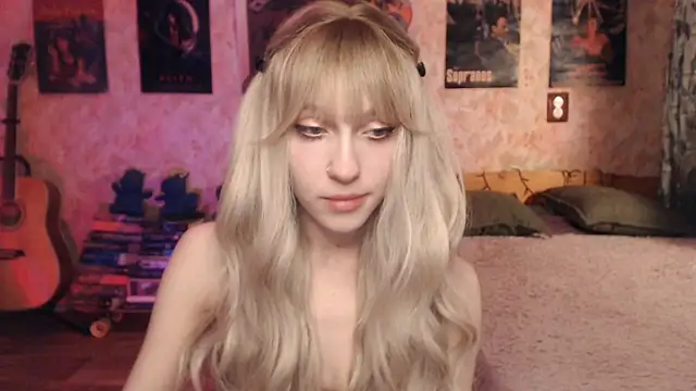 Snapshot of Friendly_Ellie chatting on 02/06/25, 11:15 Friendly Ellie online show from 02/06/25, 11:15