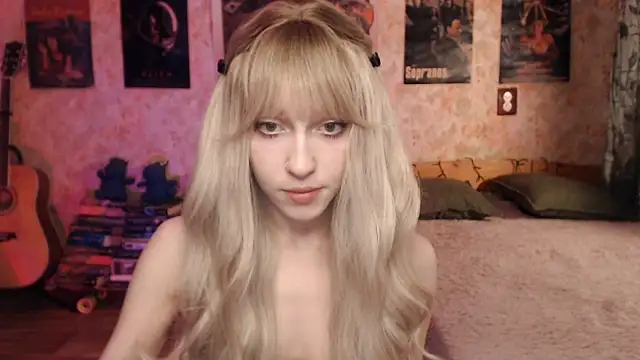 Snapshot of Friendly_Ellie chatting on 02/10/25, 11:13 Friendly Ellie online show from 02/10/25, 11:13