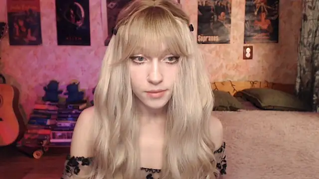 Snapshot of Friendly_Ellie chatting on 02/12/25, 11:09 Friendly Ellie online show from 02/12/25, 11:09