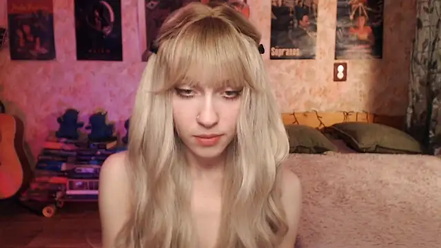 Snapshot of Friendly_Ellie chatting on 02/14/25, 12:14 Friendly Ellie online show from 02/14/25, 12:14