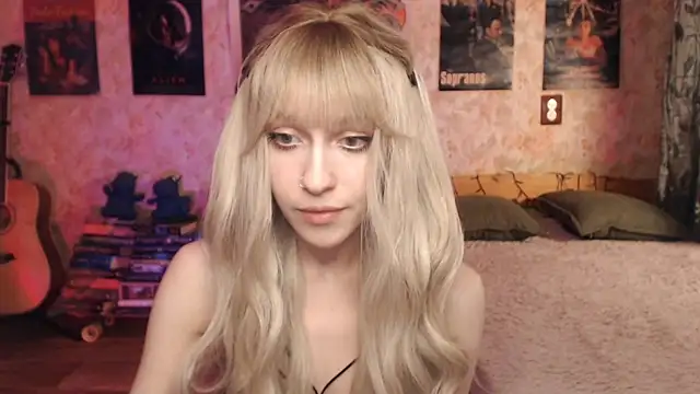 Snapshot of Friendly_Ellie chatting on 02/17/25, 12:16 Friendly Ellie online show from 02/17/25, 12:16