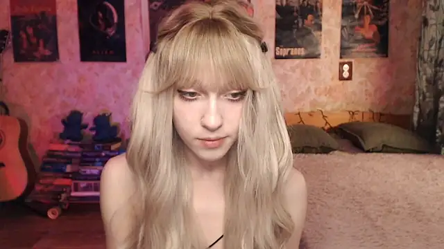 Snapshot of Friendly_Ellie chatting on 02/17/25, 11:09 Friendly Ellie online show from 02/17/25, 11:09