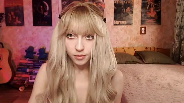 Snapshot of Friendly_Ellie chatting on 03/05/25, 11:16 Friendly Ellie online show from 03/05/25, 11:16