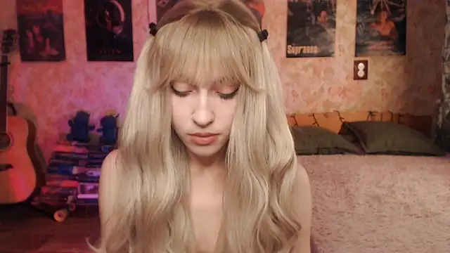 Snapshot of Friendly_Ellie chatting on 03/14/25, 12:10 Friendly Ellie online show from 03/14/25, 12:10