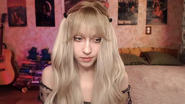 Snapshot of Friendly_Ellie chatting on 03/17/25, 11:11 Friendly Ellie online show from 03/17/25, 11:11