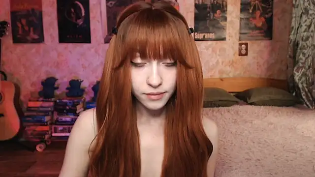 Snapshot of Friendly_Ellie chatting on 09/09/25, 01:21 Friendly Ellie online show from 09/09/25, 01:21