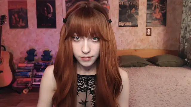 Snapshot of Friendly_Ellie chatting on 09/17/25, 11:17 Friendly Ellie online show from 09/17/25, 11:17