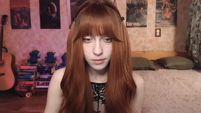 Snapshot of Friendly_Ellie chatting on 09/18/25, 11:18 Friendly Ellie online show from 09/18/25, 11:18