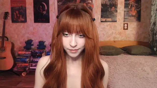 Snapshot of Friendly_Ellie chatting on 09/28/25, 01:44 Friendly Ellie online show from 09/28/25, 01:44