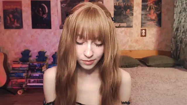 Snapshot of Friendly_Ellie chatting on 10/26/25, 12:27 Friendly Ellie online show from 10/26/25, 12:27