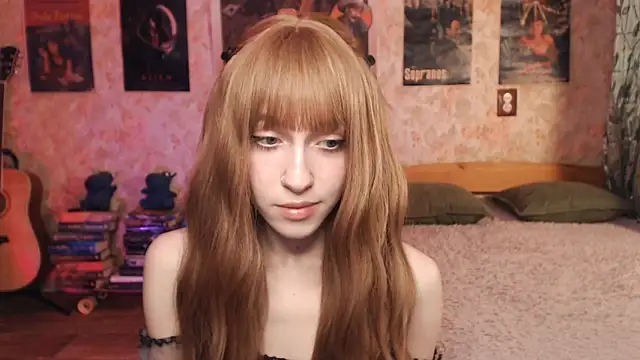 Snapshot of Friendly_Ellie chatting on 11/07/25, 12:10 Friendly Ellie online show from 11/07/25, 12:10