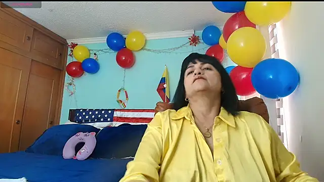 Snapshot of ISABEEL_SOFIA01 chatting on 06/18/26, 04:55 ISABEEL SOFIA01 online show from 06/18/26, 04:55