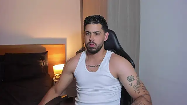 Snapshot of Justyn_Torres chatting on 12/10/24, 07:11 Justyn Torres online show from 12/10/24, 07:11