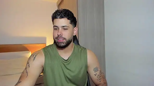 Snapshot of Justyn_Torres chatting on 01/03/25, 09:36 Justyn Torres online show from 01/03/25, 09:36