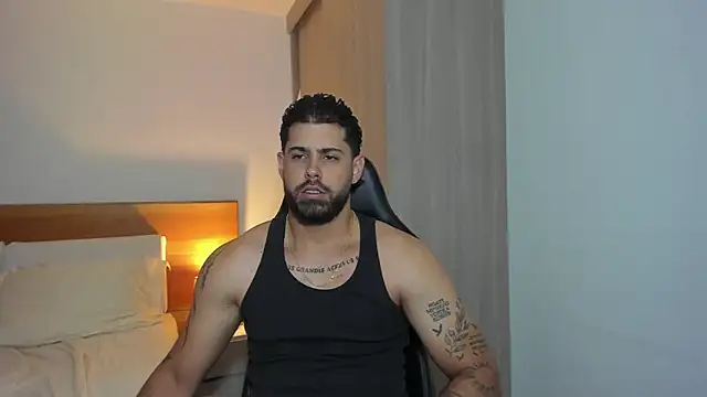 Snapshot of Justyn_Torres chatting on 01/05/25, 06:02 Justyn Torres online show from 01/05/25, 06:02