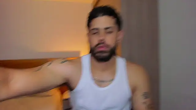 Snapshot of Justyn_Torres chatting on 02/25/25, 03:05 Justyn Torres online show from 02/25/25, 03:05