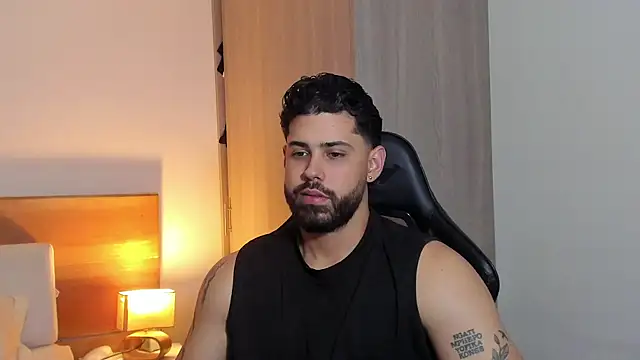 Snapshot of Justyn_Torres chatting on 03/01/25, 04:22 Justyn Torres online show from 03/01/25, 04:22