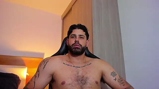 Snapshot of Justyn_Torres chatting on 03/05/25, 06:23 Justyn Torres online show from 03/05/25, 06:23