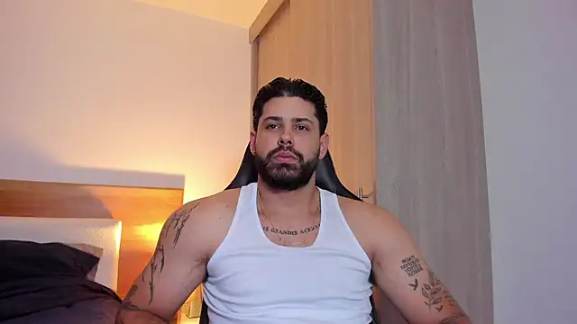 Snapshot of Justyn_Torres chatting on 03/10/25, 09:18 Justyn Torres online show from 03/10/25, 09:18