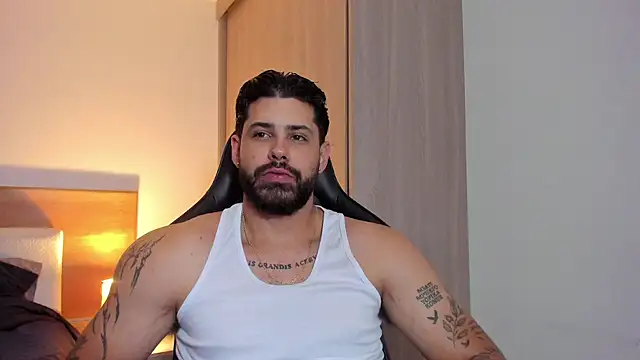 Snapshot of Justyn_Torres chatting on 03/11/25, 01:37 Justyn Torres online show from 03/11/25, 01:37