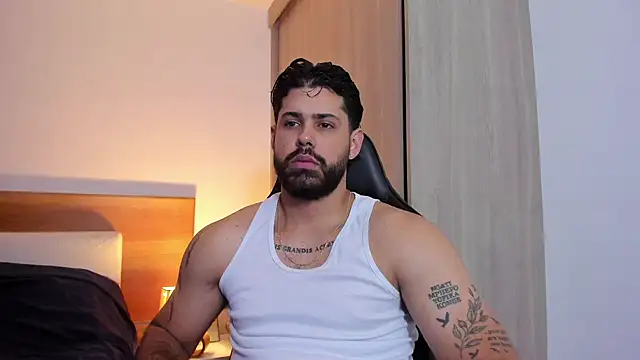 Snapshot of Justyn_Torres chatting on 03/11/25, 02:51 Justyn Torres online show from 03/11/25, 02:51