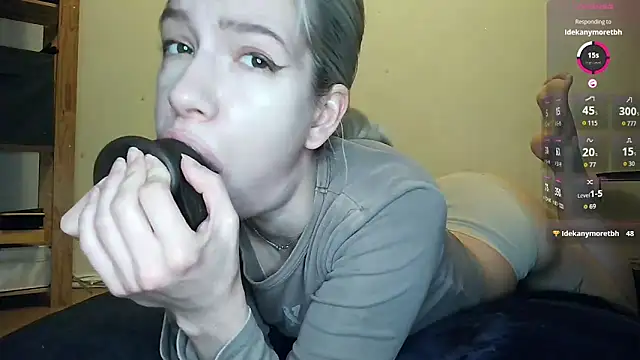 Snapshot of cruellagoth666 chatting on 04/05/26, 03:53 cruellagoth666 online show from 04/05/26, 03:53