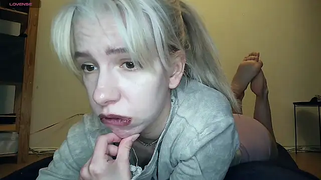 Snapshot of cruellagoth666 chatting on 04/08/26, 03:56 cruellagoth666 online show from 04/08/26, 03:56