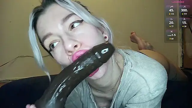 Snapshot of cruellagoth666 chatting on 07/15/26, 01:44 cruellagoth666 online show from 07/15/26, 01:44