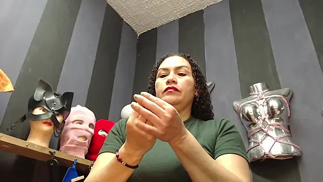 Snapshot of ADELHEY_RAN chatting on 12/05/24, 01:06 ADELHEY RAN online show from 12/05/24, 01:06