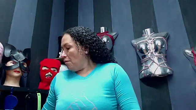 Snapshot of ADELHEY_RAN chatting on 12/10/24, 01:00 ADELHEY RAN online show from 12/10/24, 01:00