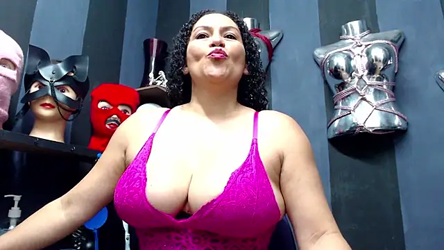 Snapshot of ADELHEY_RAN chatting on 12/13/24, 04:05 ADELHEY RAN online show from 12/13/24, 04:05