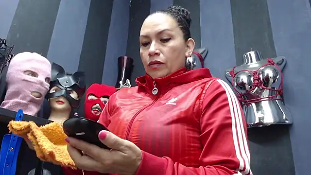 Snapshot of ADELHEY_RAN chatting on 12/18/24, 12:40 ADELHEY RAN online show from 12/18/24, 12:40